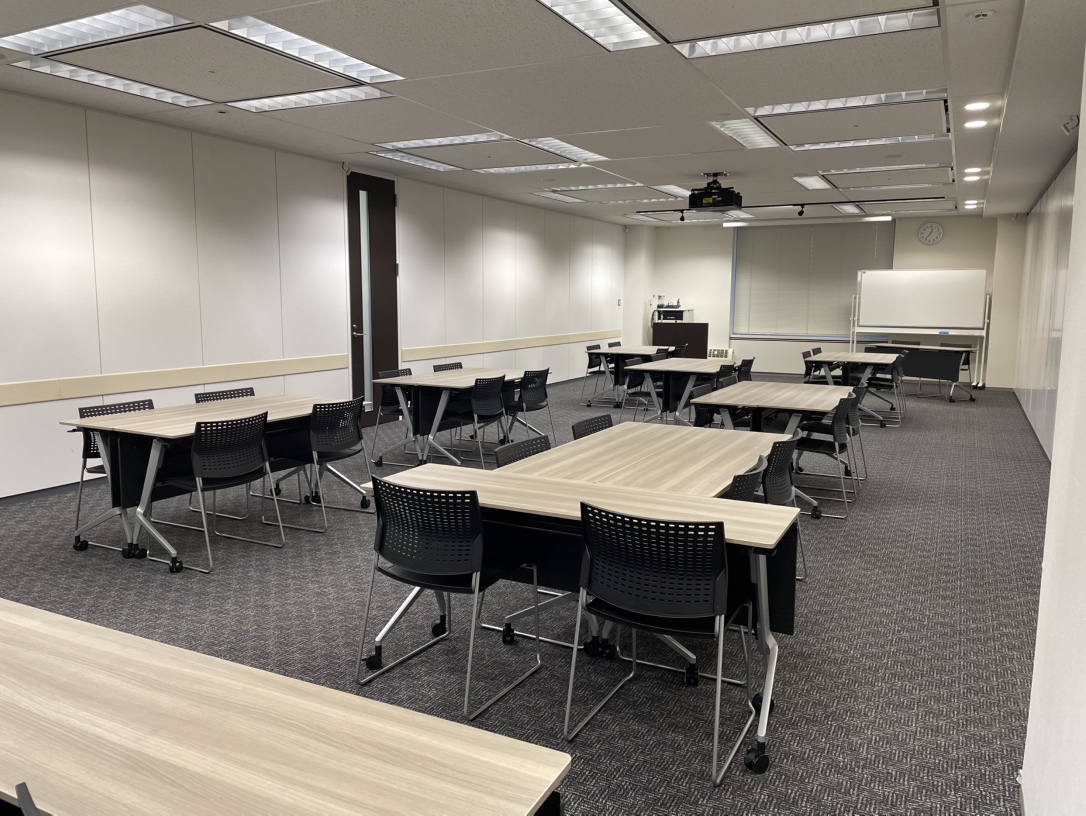 会議机・椅子をリニューアルしました